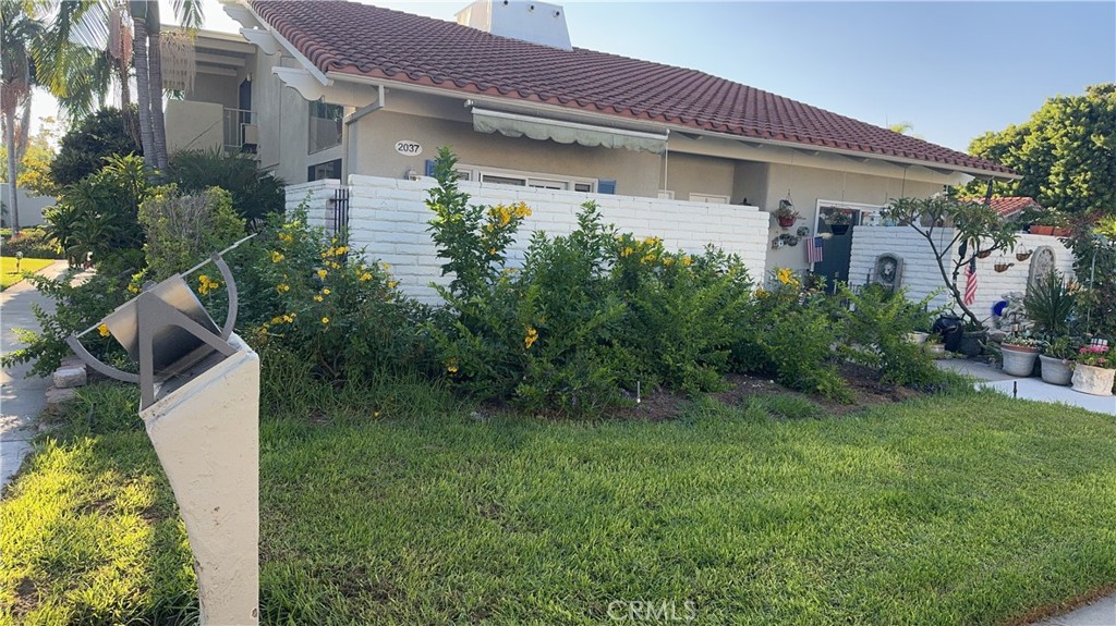 2037 Via Mariposa East , #C | Similar Property Thumbnail