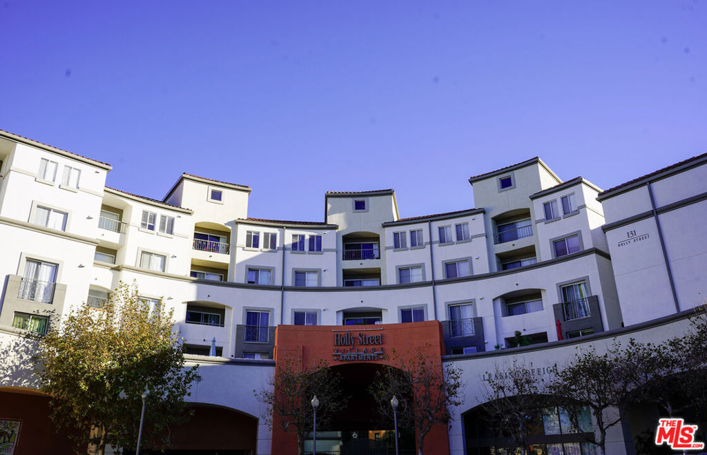 151 E Holly Street, #3-405 | Similar Property Thumbnail