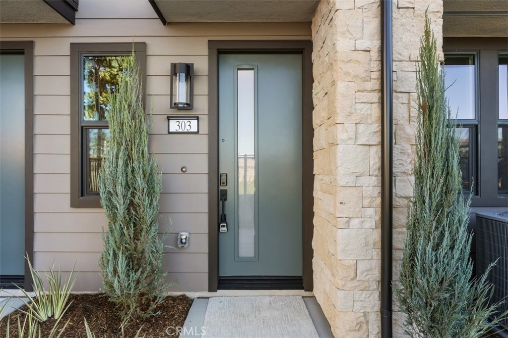 109 S Laxore Street, #303 | Similar Property Thumbnail