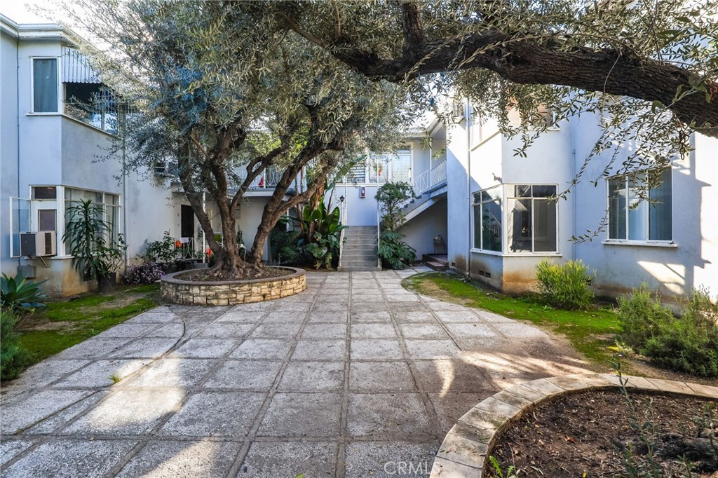 1014 E Carson | Similar Property Thumbnail