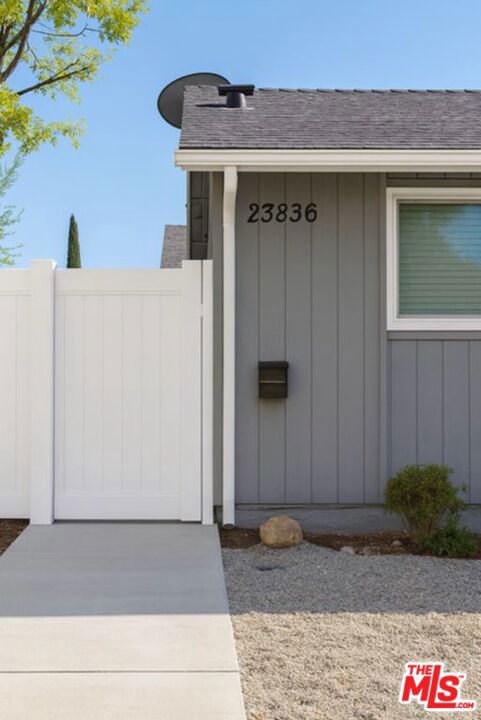 23836 Victory Boulevard | Similar Property Thumbnail