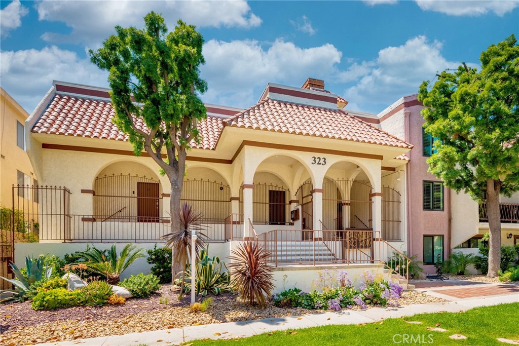 323 N Jackson , #119 | Similar Property Thumbnail