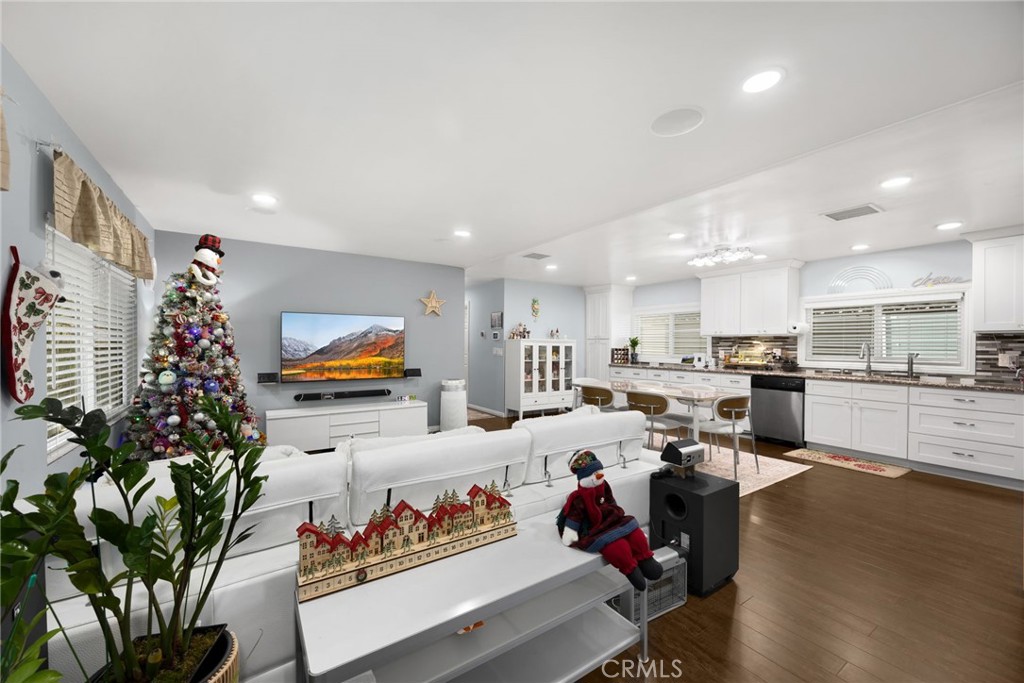 2251 Lake Glen Drive | Similar Property Thumbnail