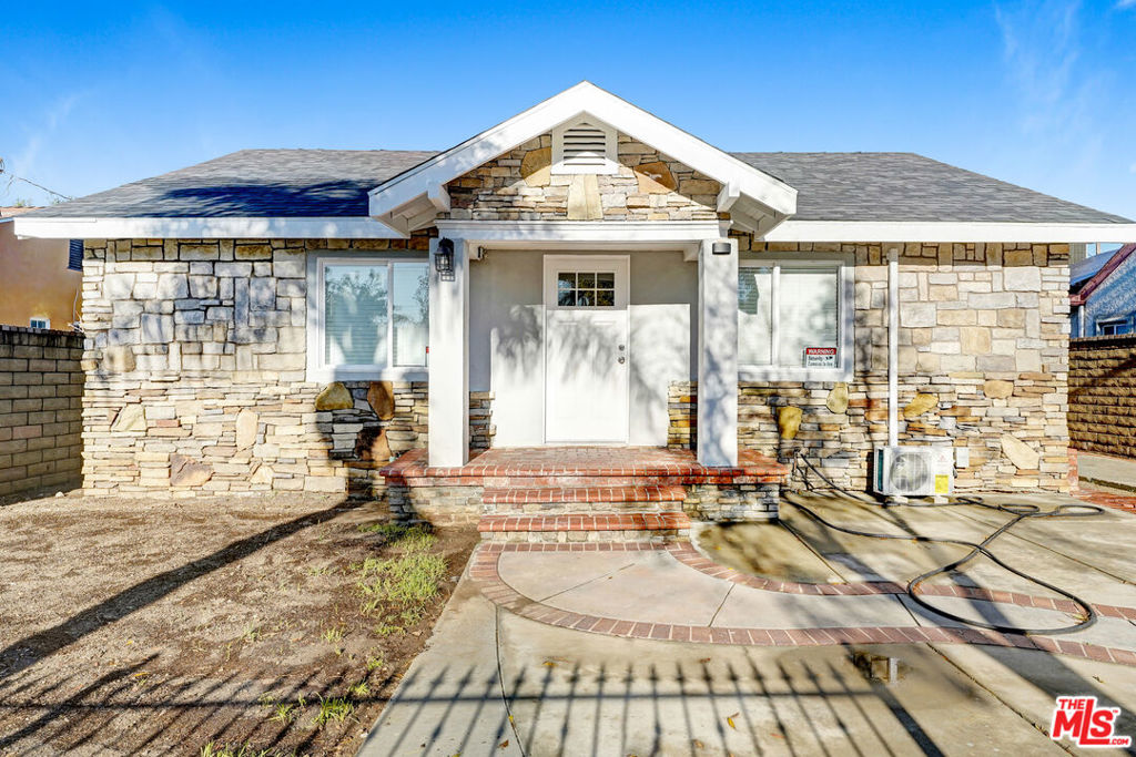 845 N Hagar Street, San Fernando, CA 91340