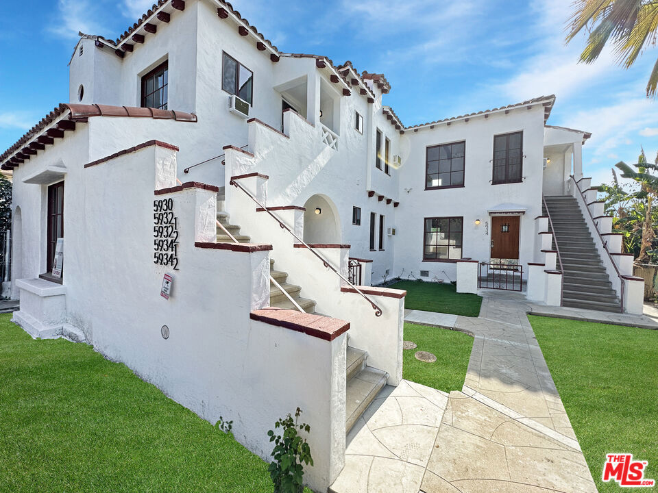 5932 1/2 Willoughby Avenue, Hollywood, CA 90038