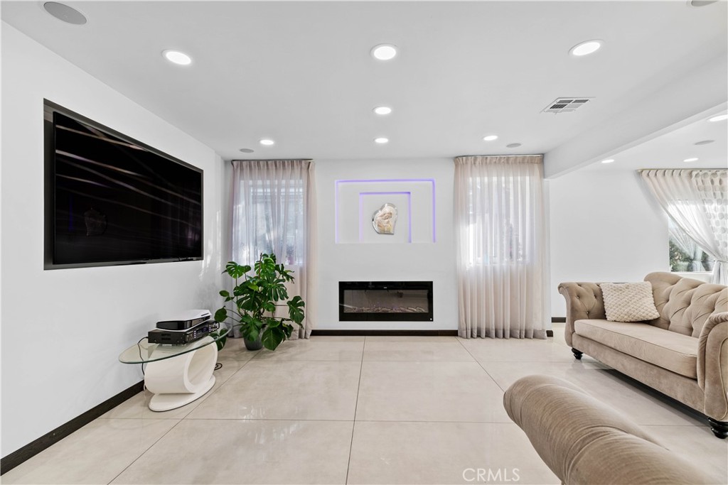 10533 Samoa Avenue | Similar Property Thumbnail