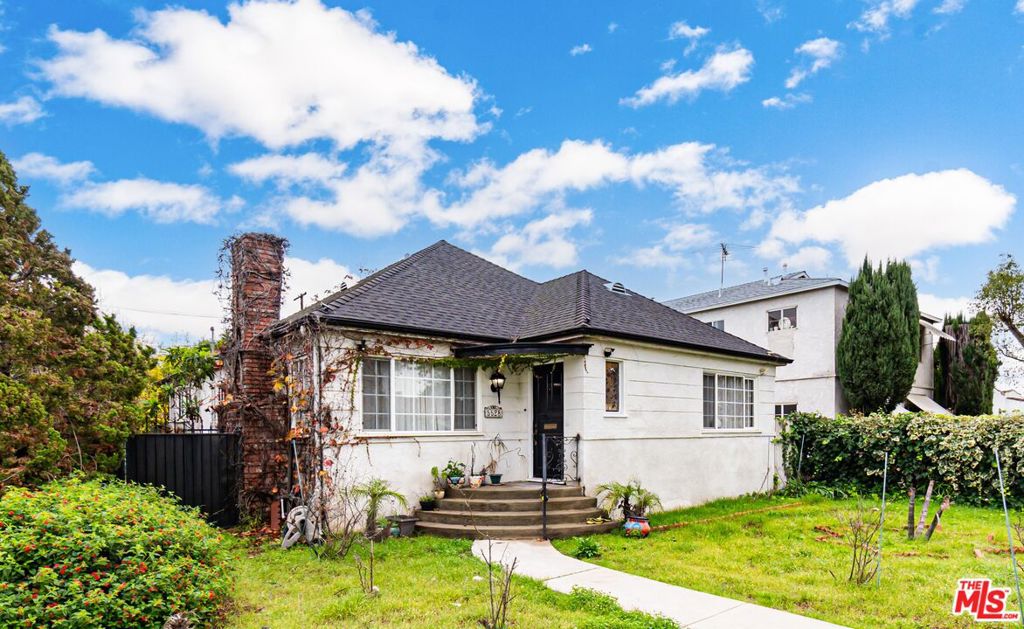 5528 Willowcrest Avenue | Similar Property Thumbnail