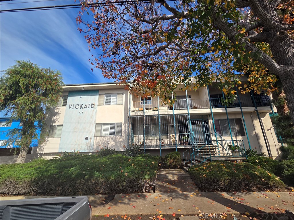 913 Victor , #5 | Similar Property Thumbnail