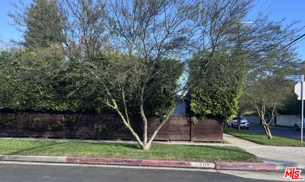 4200 Rhodes Avenue | Similar Property Thumbnail