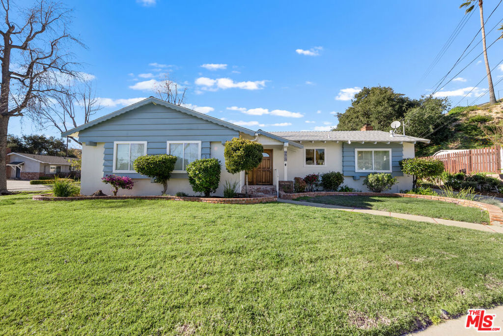 9413 La Reina Place | Similar Property Thumbnail