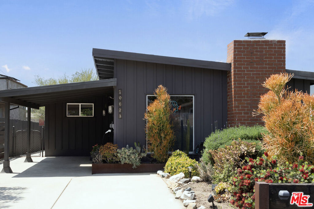 10623 Woodward Avenue | Similar Property Thumbnail