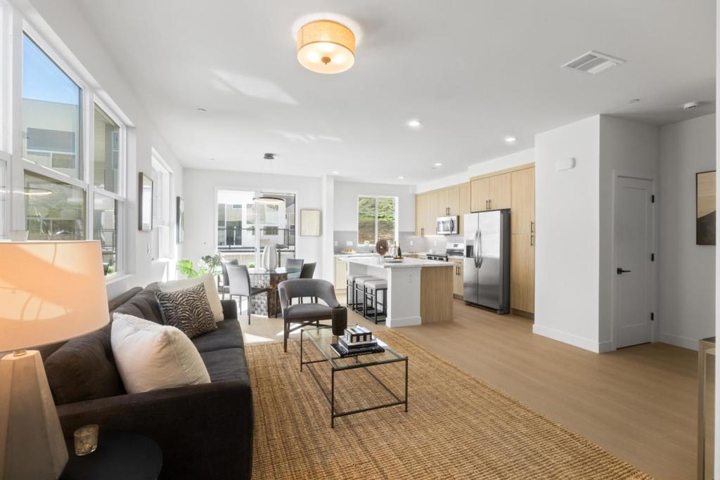 837 Fassler , #837 | Similar Property Thumbnail